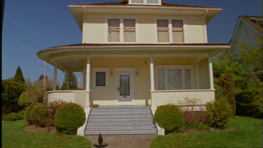 A picture of the Yellow House (17).